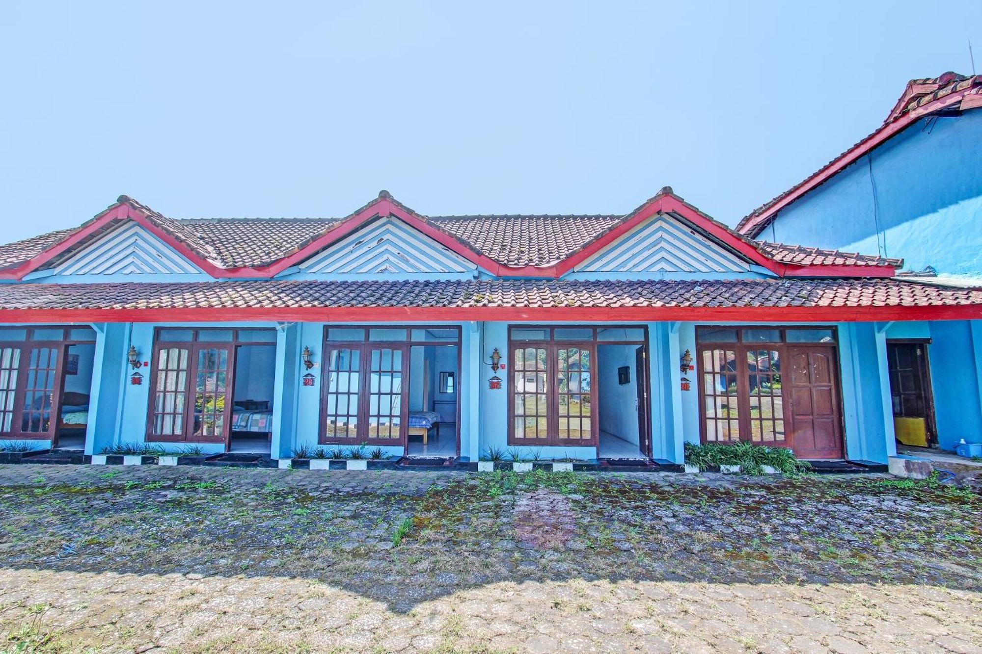 Capital O 91644 Loka Hause Hotel Салатига Екстериор снимка