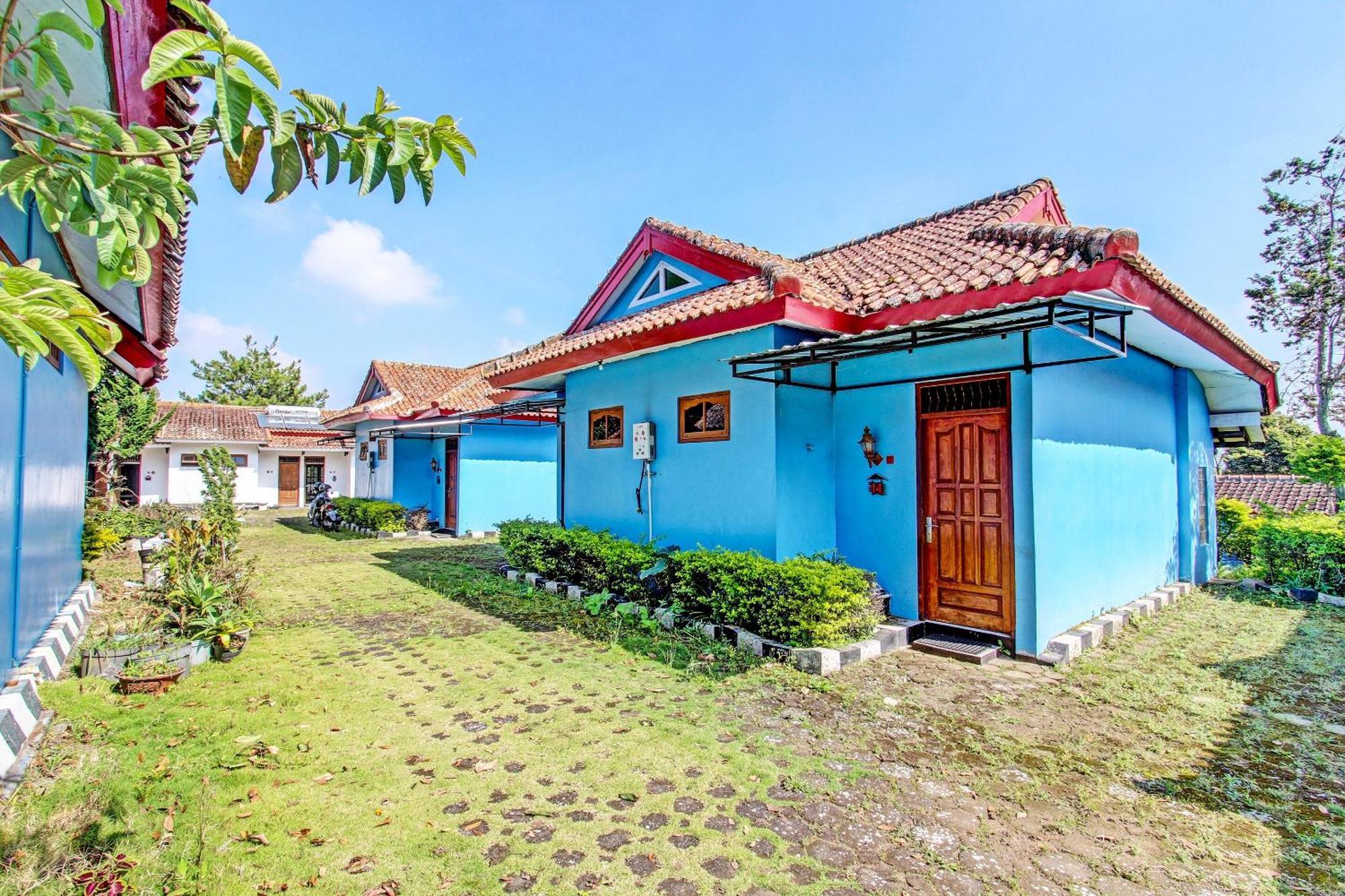 Capital O 91644 Loka Hause Hotel Салатига Екстериор снимка