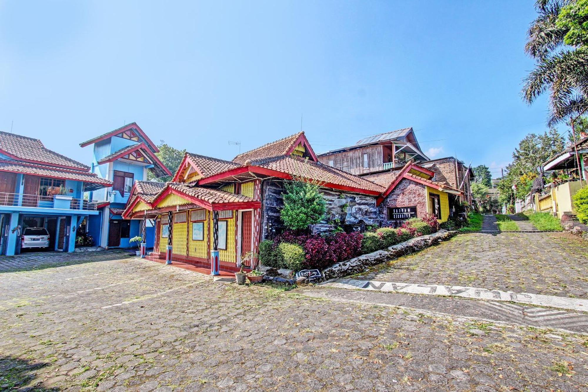 Capital O 91644 Loka Hause Hotel Салатига Екстериор снимка