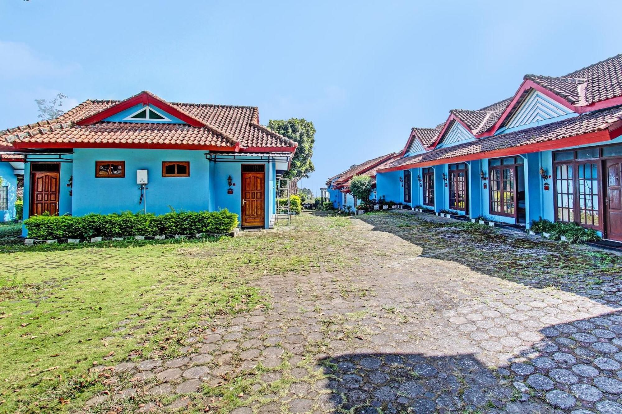 Capital O 91644 Loka Hause Hotel Салатига Екстериор снимка